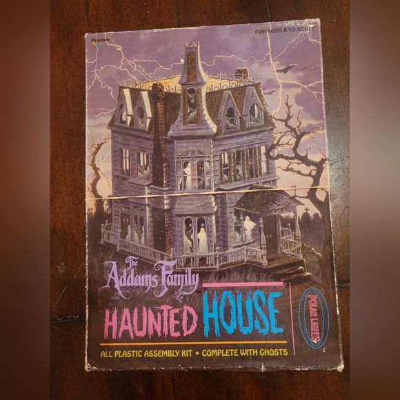 The Addams family polar lights vintage haunted house kit 1995 